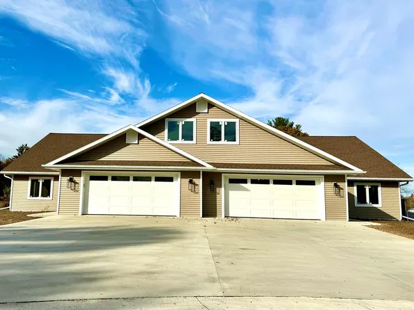 535 N 9th Ct, Sturgeon Bay, WI 54235