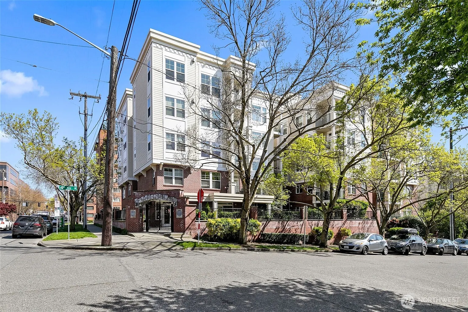 530 4th Avenue W #205 photo 1
