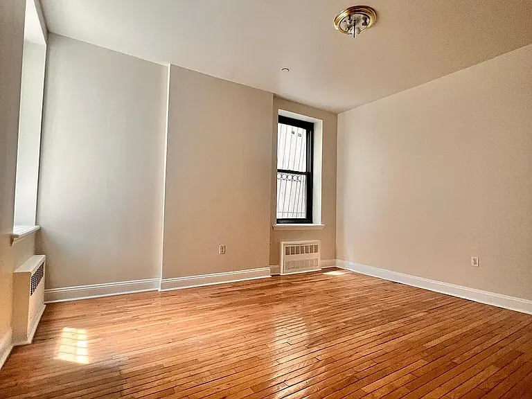 842 Park Pl #1W — Photo 7