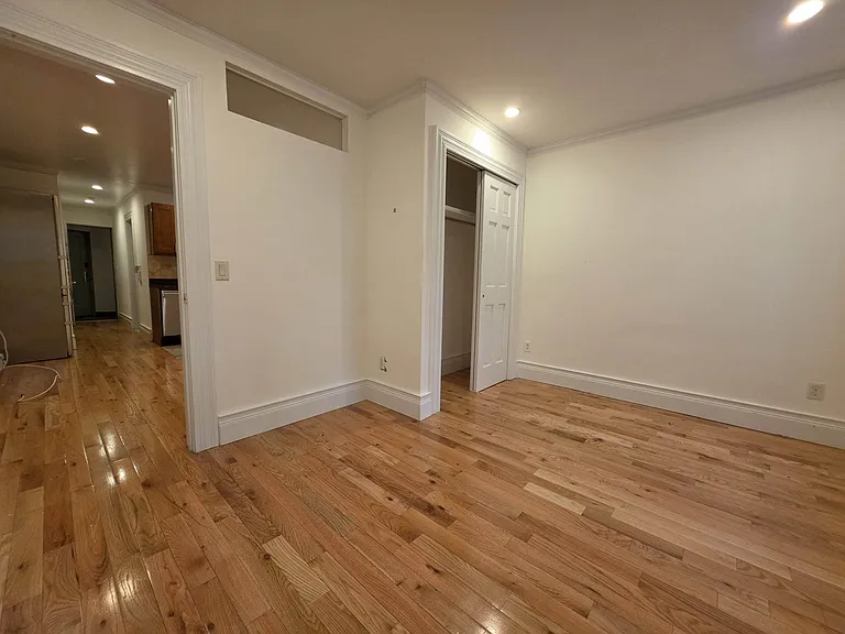 146 E 35th St #5R — Photo 5