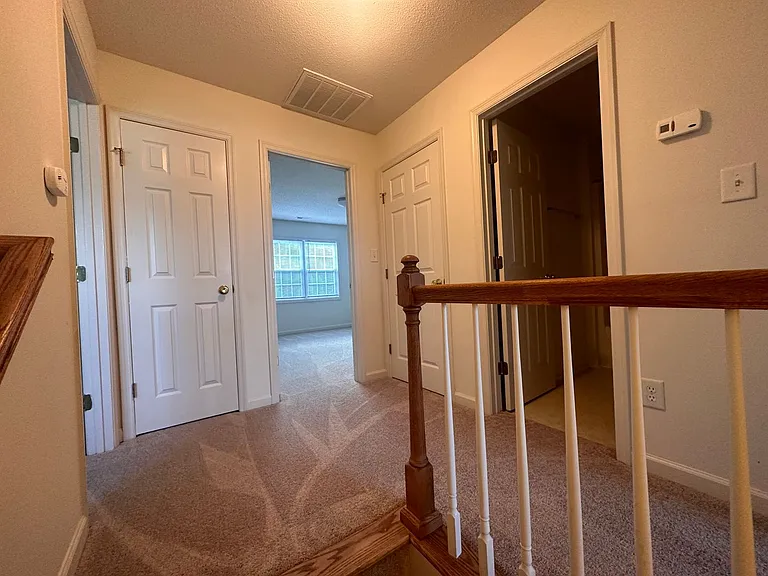 105 E Coopers Ct — Photo 7