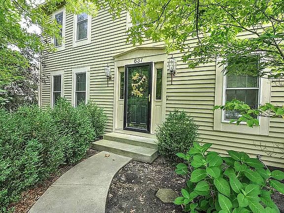 3rd image of 637 Kent Ave