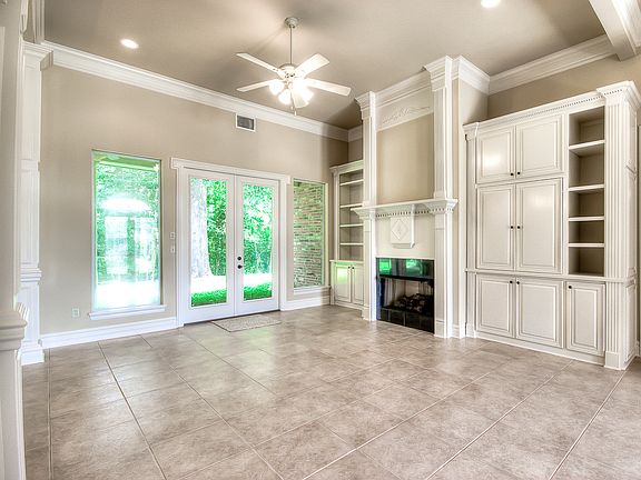 5th image of 31 Wilshire Dr