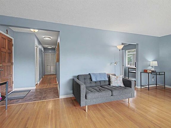 3rd image of 508 S 99th Ave SE
