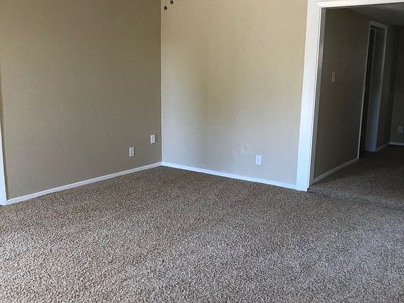 3rd image of 3716 N Elm St #102