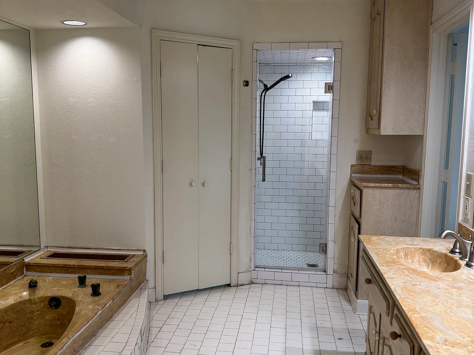 3 bed, 2043 sqft, $2,495 — Photo 4