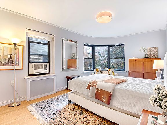 4th image of 350 E 77th St APT 4A