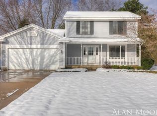 6219 Arroyo Vista Dr NE, Rockford, MI 49341