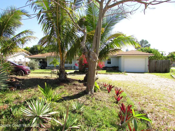 209 S Riverside Dr, Indialantic, FL 32903