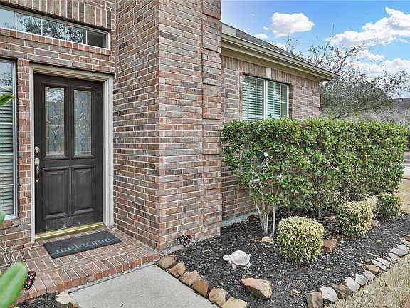 5th image of 2414 Pine Brook Dr