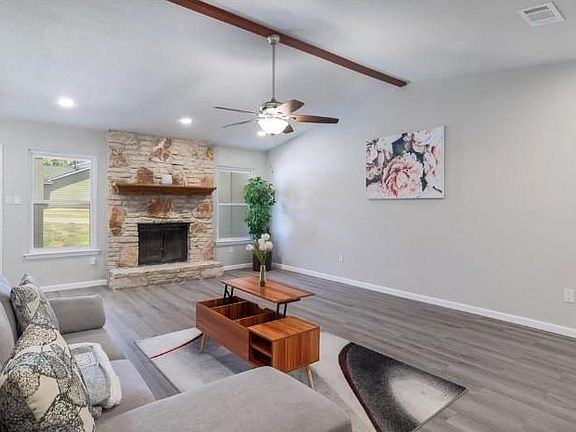 3rd image of 2121 Trede Dr