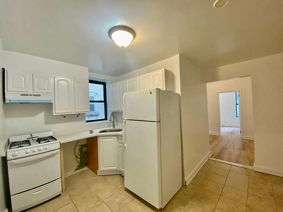 1st image of 11-34 44th Dr #8