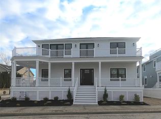 2 Baldwin Ave, Point Lookout, NY 11569