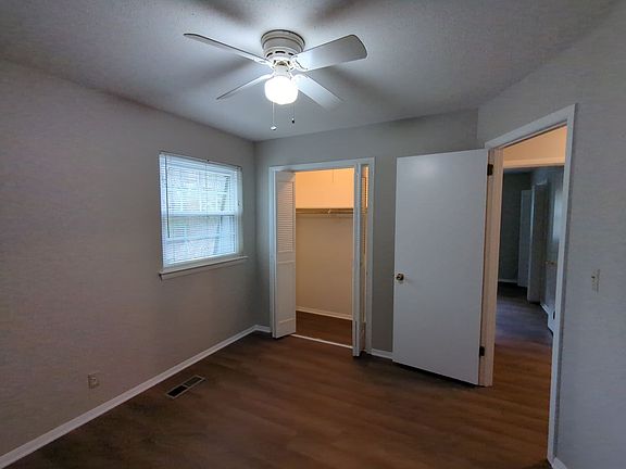 4th image of 1000 Central Dr #B