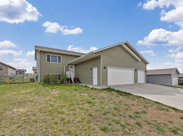 735 Bear Tooth Ct, Box Elder, SD 57719