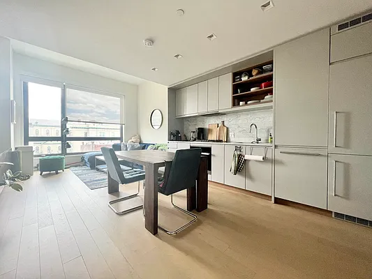 Rented by SMART CHOICE PROPERTIES LLC | media 17