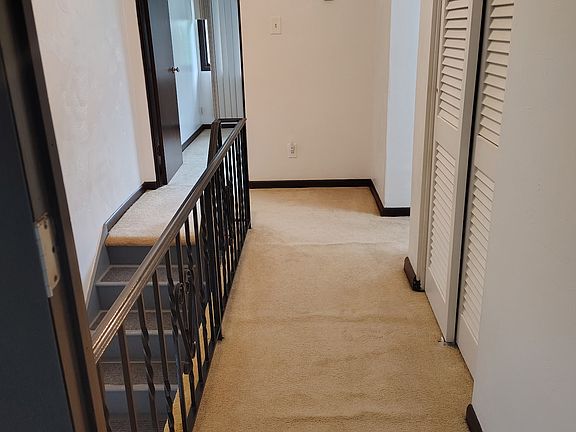 4th image of 120 Vernon Ave #9