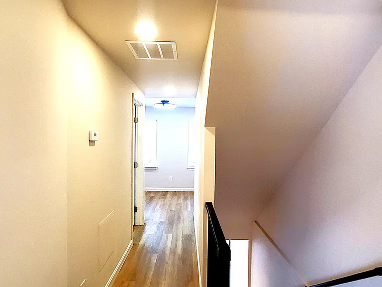 Eastern Ave — Photo 16