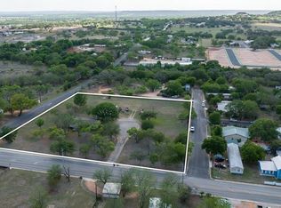 409 W Walch Ave, Fredericksburg, TX 78624