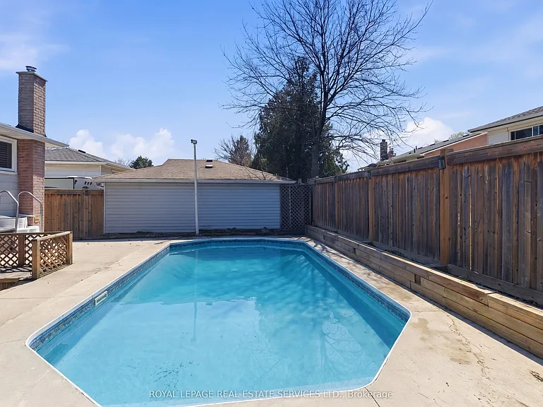 341 Rexford Dr — Photo 44