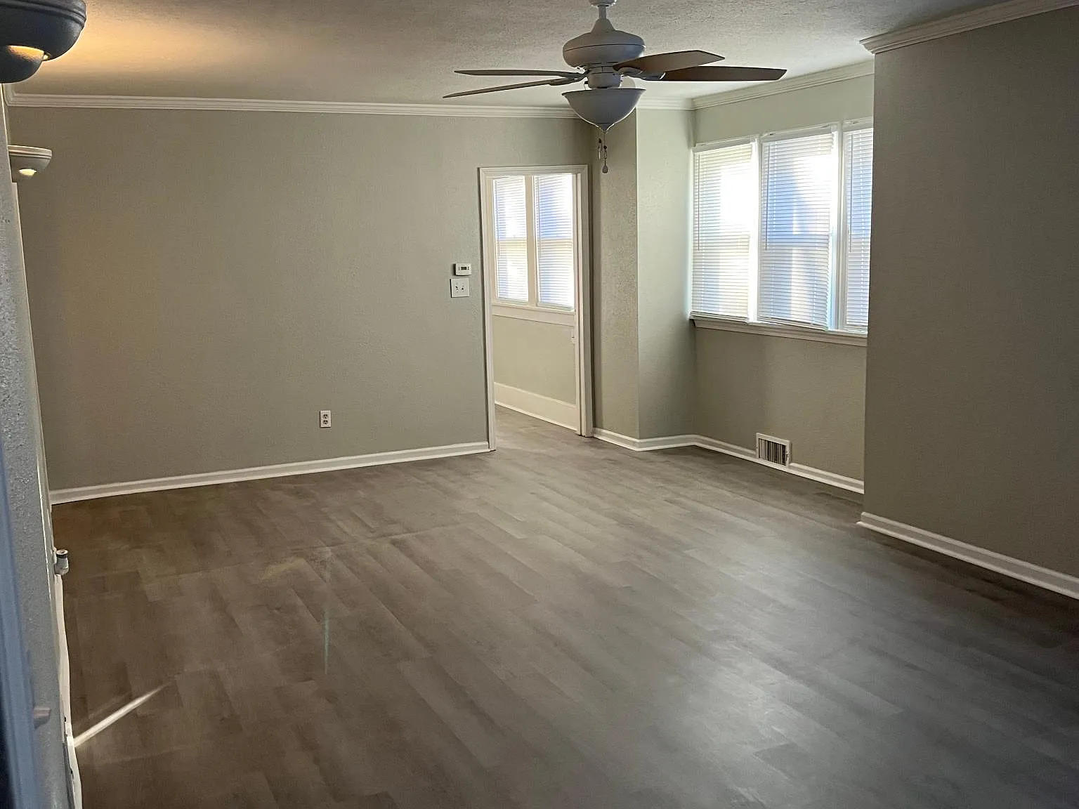 2 bed, 968 sqft, $1,250 — Photo 3