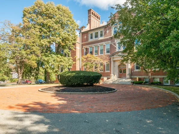 20-30 Daniels St #318, Malden, MA 02148