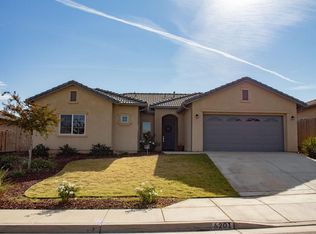 6201 Curvy Hills Dr, Bakersfield, CA 93306
