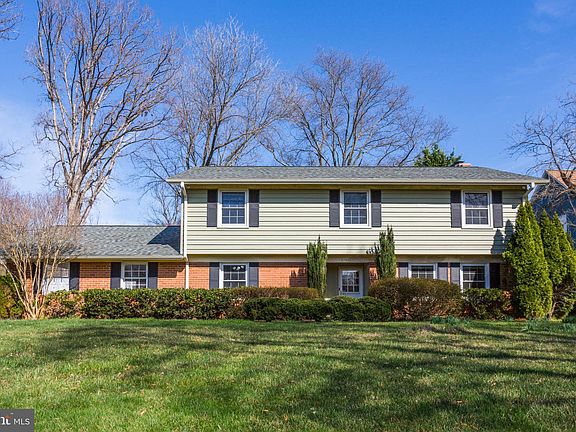 2nd image of 21415 Uppermont Ln