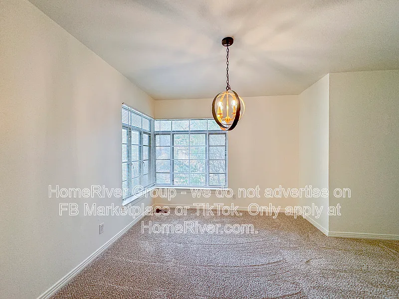 3 bed, 1.5 bath, 1438 sqft, $2,100 — Photo 4