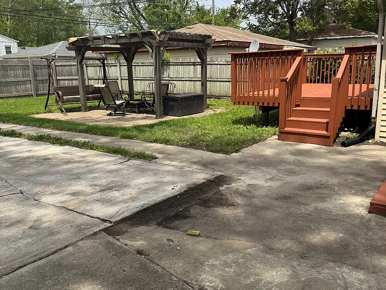 Paxton Ave — Photo 10