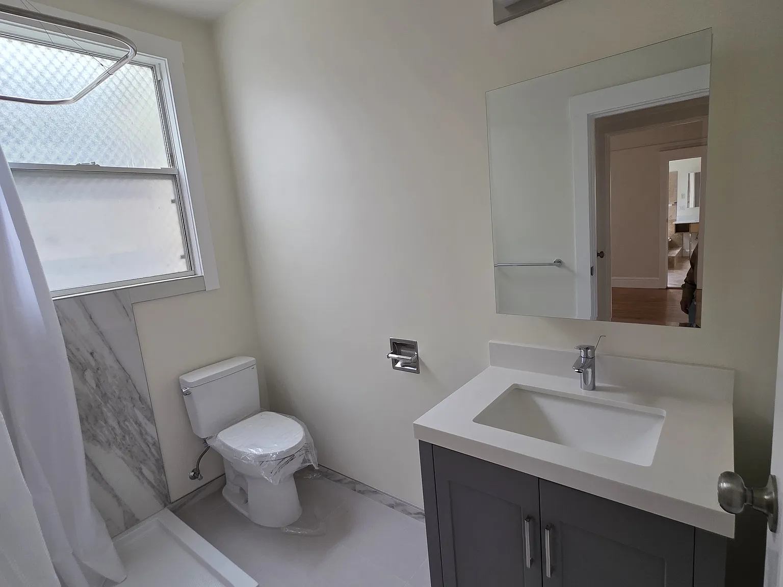 2 bed, 1100 sqft, $4,900 — Photo 3