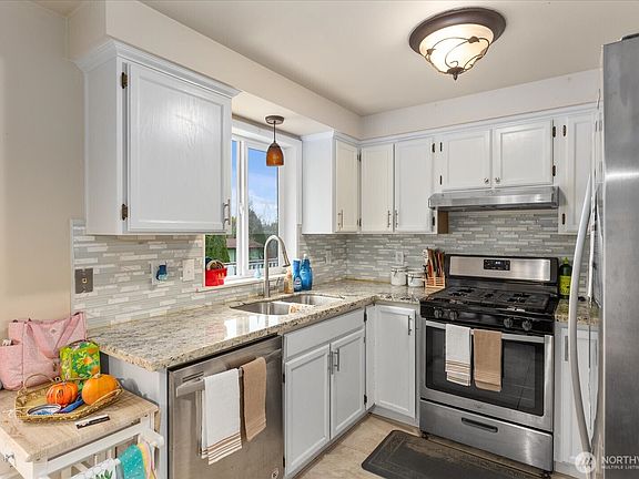 3rd image of 7671 275 Street NW