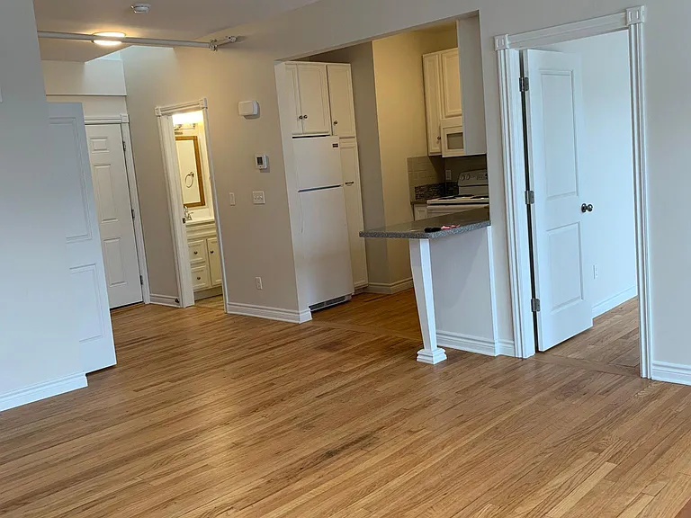 319 E Grand River Ave #1 — Photo 1