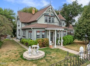 824 2nd Ave W, Williston, ND 58801