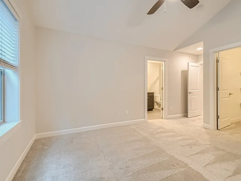 13702 NW 7th Ave — Photo 10