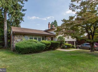 9229 Pine Rd, Philadelphia, PA 19115