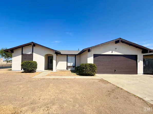 1844 Randolph St, Delano, CA 93215