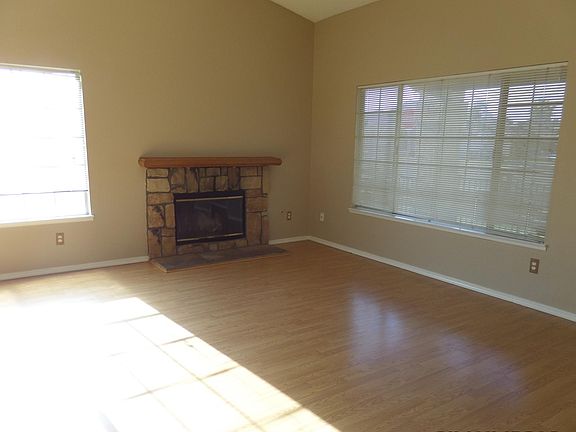 3rd image of 25261 Brodiaea Ave