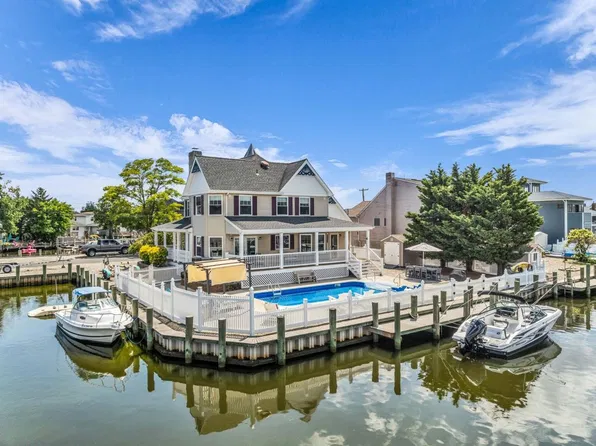 22 Seville Drive, Brick, NJ 08723