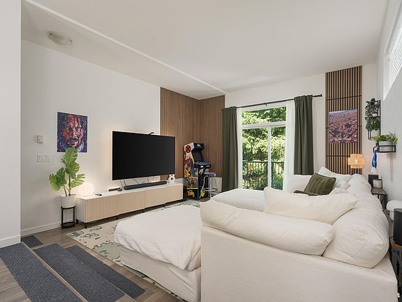 4th image of 18681 68th Ave #44