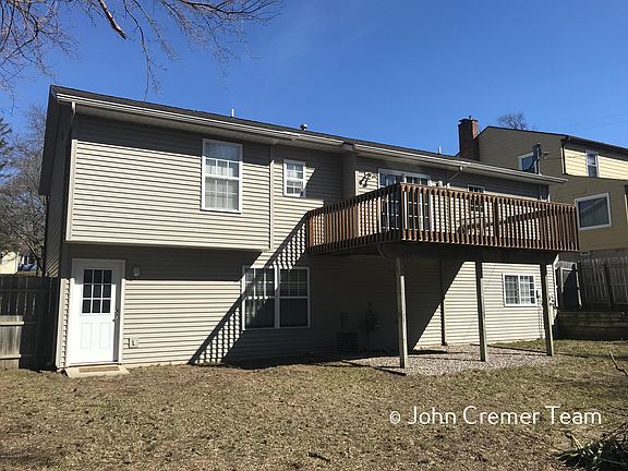 5th image of 1945 Houseman Ave NE