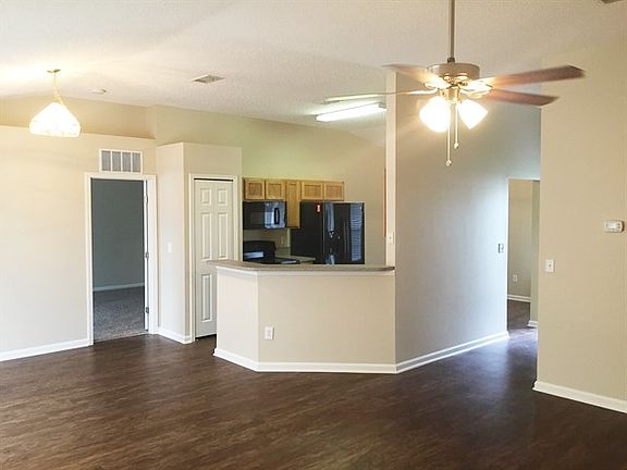 3rd image of 3213 Deer Creek Dr