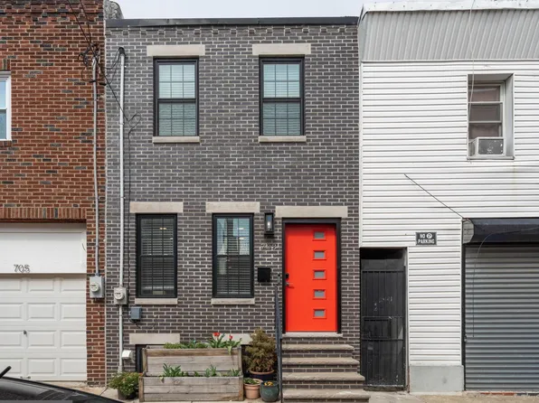 703 Pierce St, Philadelphia, PA 19148