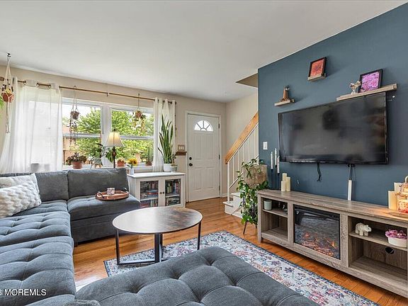 5th image of 376 Ilona Court