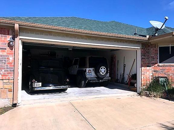 3rd image of 4021 Linkcrest Dr W