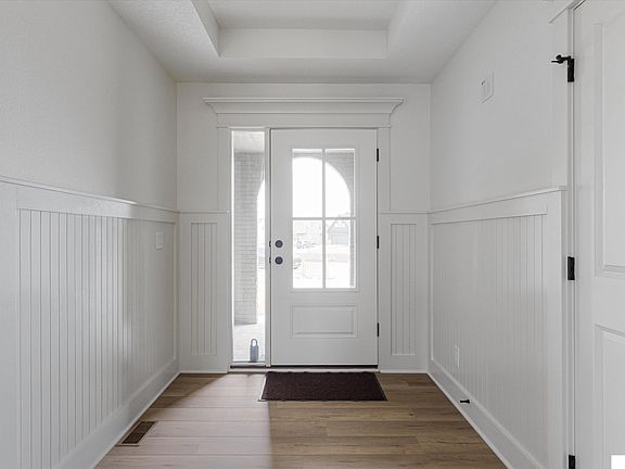 4th image of 10212 S 180th Avenue Cir