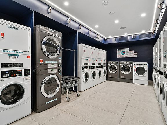 5th image of 240 Willoughby St #8P