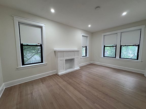 3rd image of 4636 N Hamilton Ave #1R