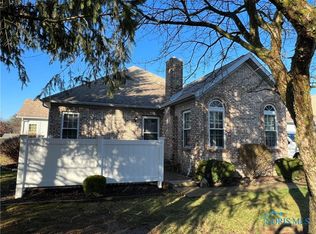 2237 Fox Run Cir #U4-16, Findlay, OH 45840