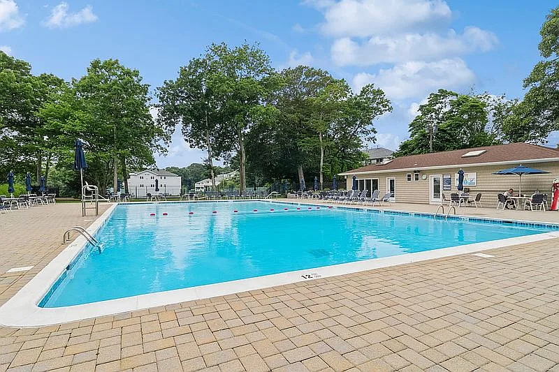 2 bed, 2.5 bath, 1500 sqft, $4,000 — Photo 3